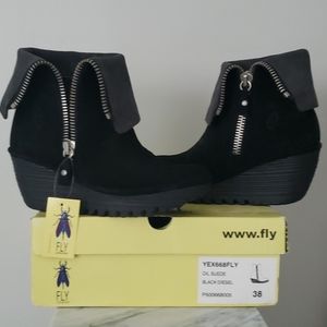 Brand new, never worn size 38 FLY LONDON